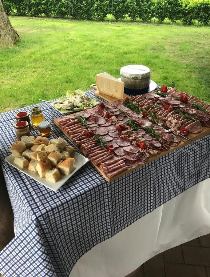 Cascina Cattabreghetta Bed and Breakfast Pombia Eksteriør billede