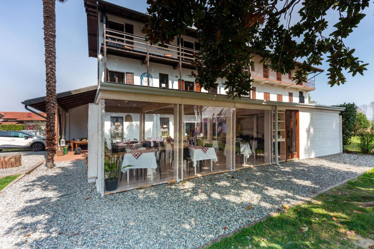 Cascina Cattabreghetta Bed and Breakfast Pombia Eksteriør billede